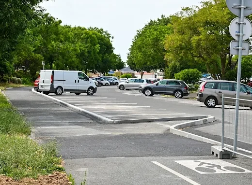 Parking Maubec