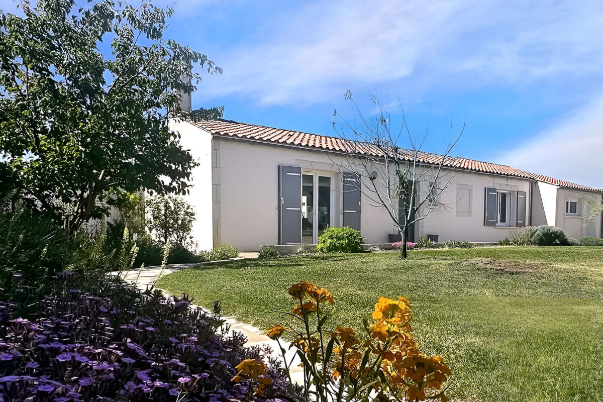 Maison 3/4 chambres Plain-pied 114 m2  sur parcelle de 810 m2 — photo 1/12