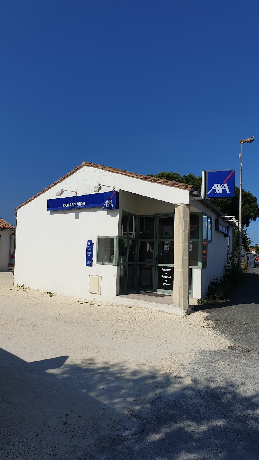 AXA Assurance et Banque Richard Vion