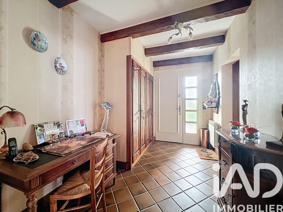 Maison d’architecte à Marans (17230) — 220 m², 6 pièces — photo 3/8