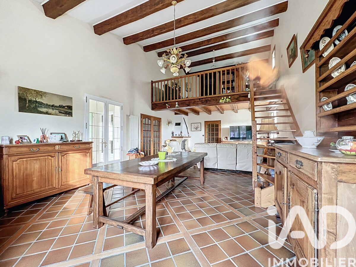 Maison d’architecte à Marans (17230) — 220 m², 6 pièces — photo 5/8