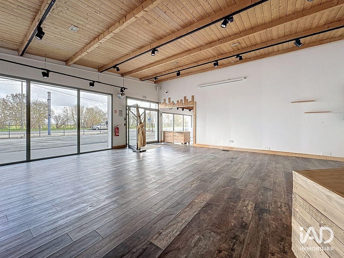 Boutique/Local commercial à CHARRON (17230) — 533 m² — photo 2/8