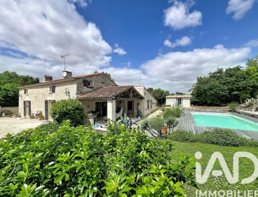 Maison à Mouzeuil-Saint-Martin (85370) — 180 m², 6 pièces