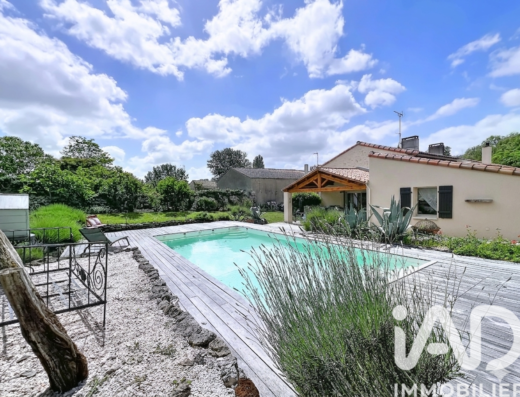 Maison à Mouzeuil-Saint-Martin (85370) — 180 m², 6 pièces