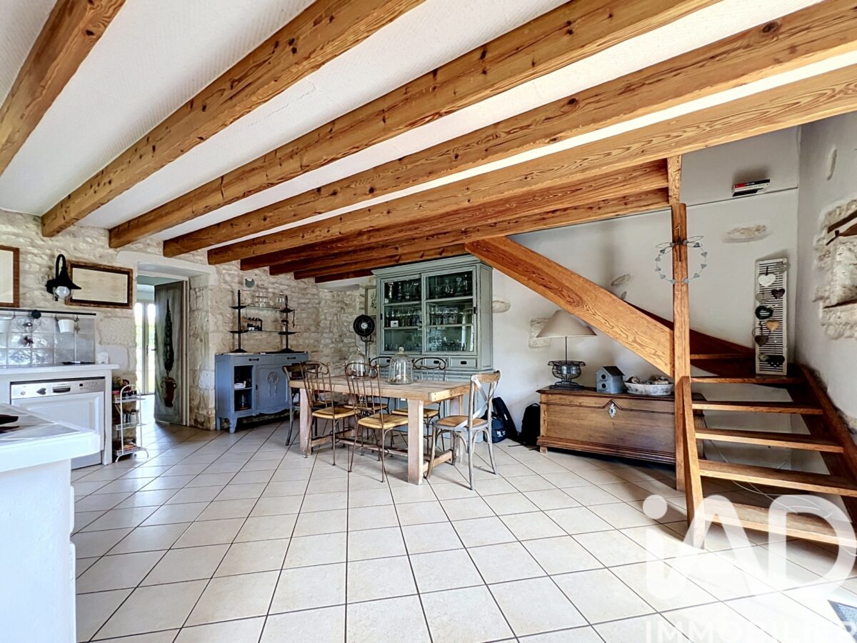 Maison à Mouzeuil-Saint-Martin (85370) — 180 m², 6 pièces — photo 8/8