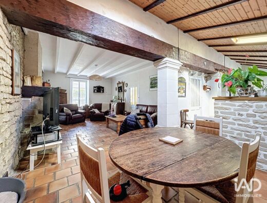 Maison à CHARRON (17230) — 168 m², 6 pièces