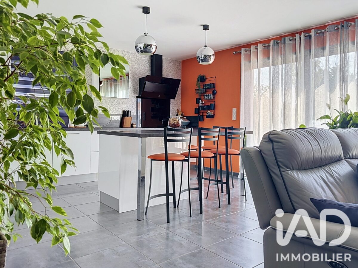 Maison traditionnelle à Saint-Ouen-d’Aunis (17230) — 101 m², 4 pièces — photo 5/8