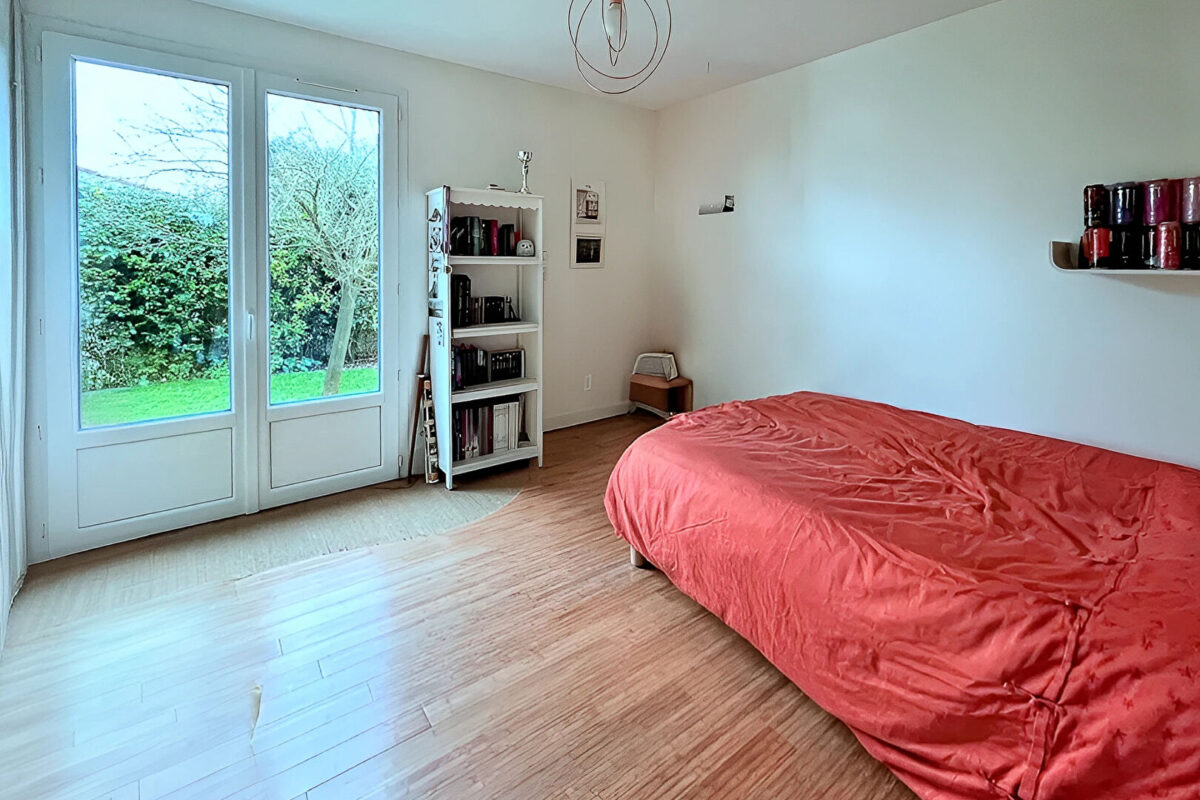 Maison Sainte Soulle 5 pièce(s) – 4 chambres & bureau – 890 m2 de parcelle — photo 8/12