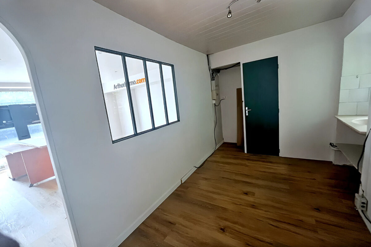 Maison Aytre 4 pièce(s) 100 m2 : Appartement 2 pièces & Boutique — photo 3/12
