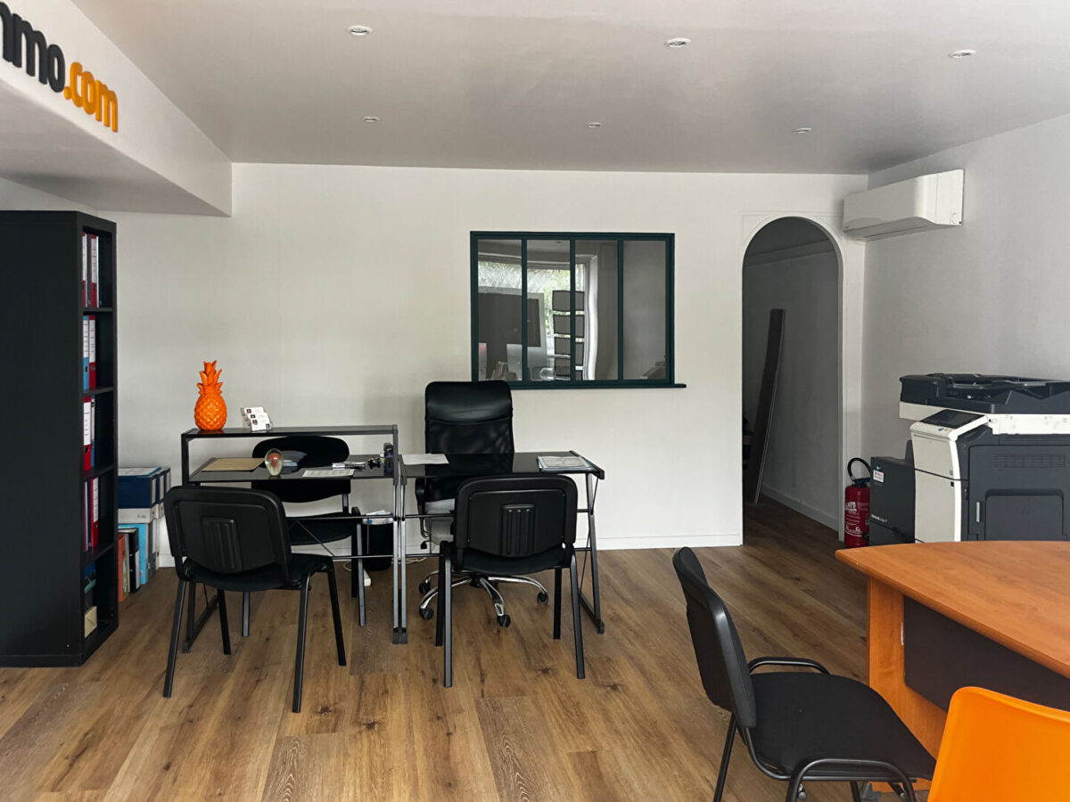 Maison Aytre 4 pièce(s) 100 m2 : Appartement 2 pièces & Boutique — photo 2/12