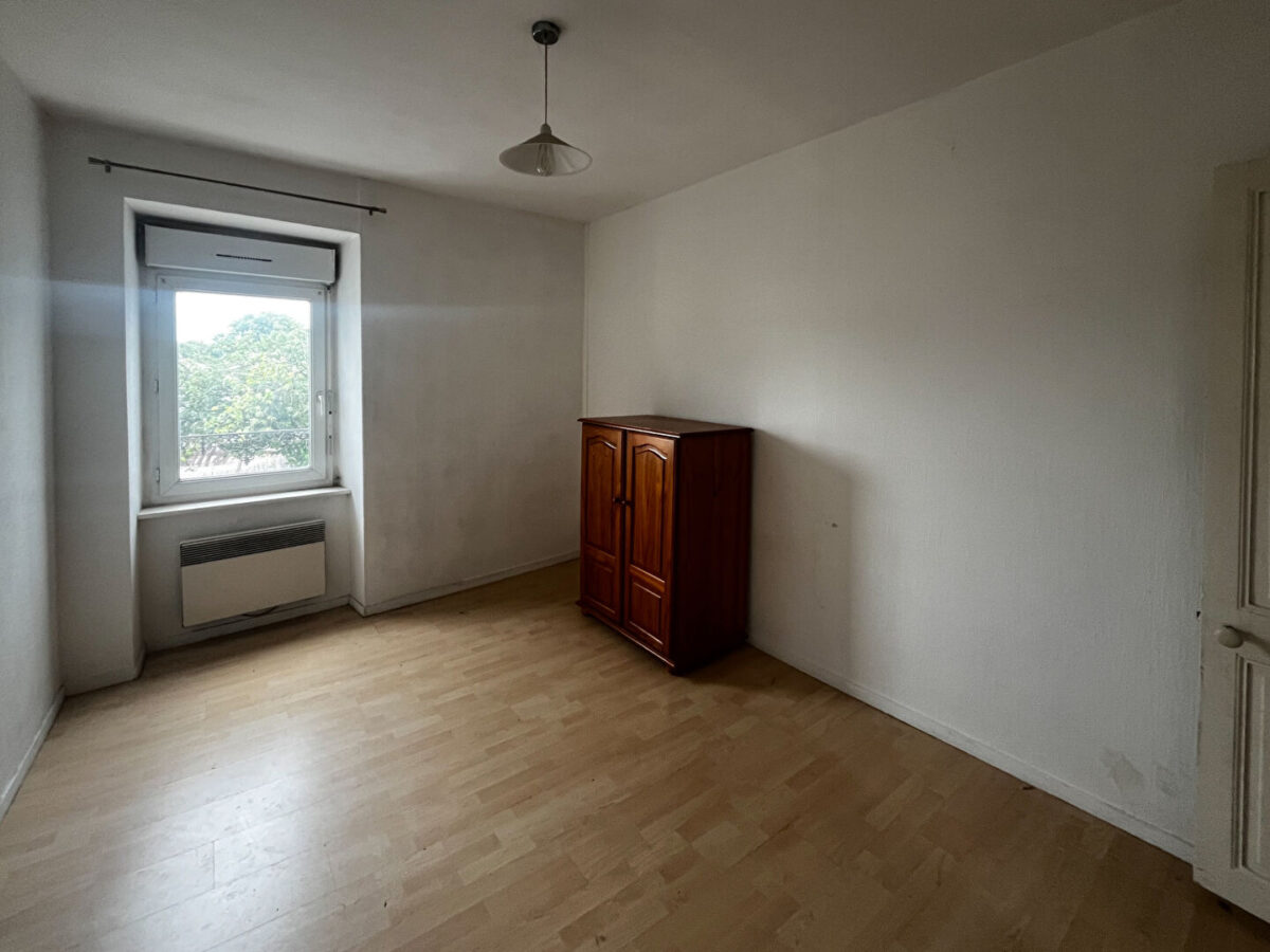 Maison Aytre 4 pièce(s) 100 m2 : Appartement 2 pièces & Boutique — photo 4/12
