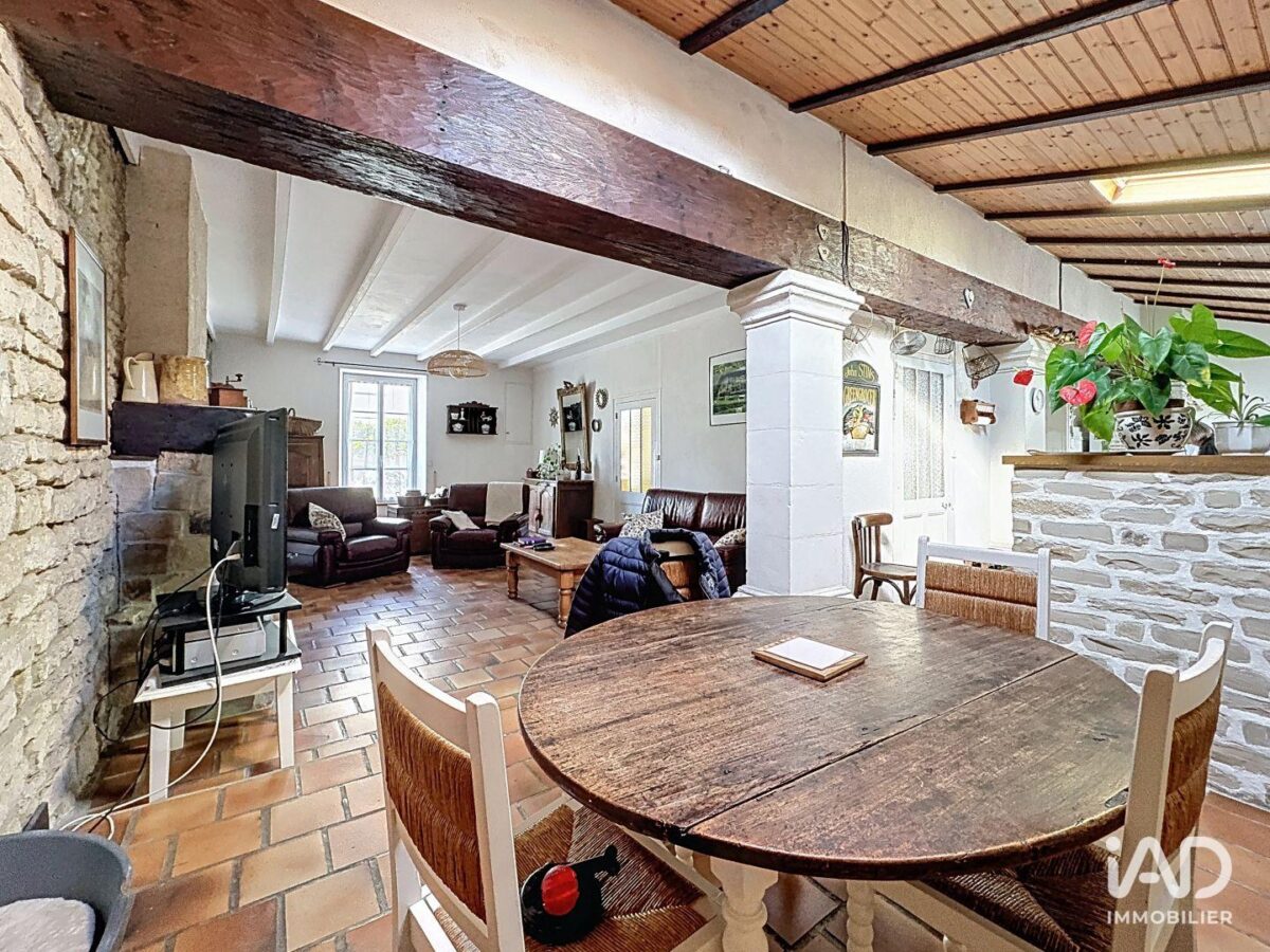 Maison à CHARRON (17230) — 168 m², 6 pièces — photo 4/8